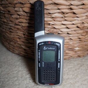 Cobra Microtalk Walkie Talkie Model No. L16000 (1) Used